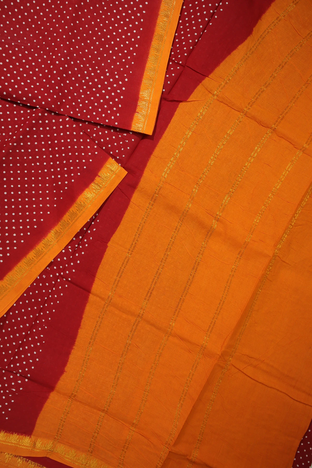 dark-maroon-dots-temple-madurai-sungudi-saree-ss006081-b