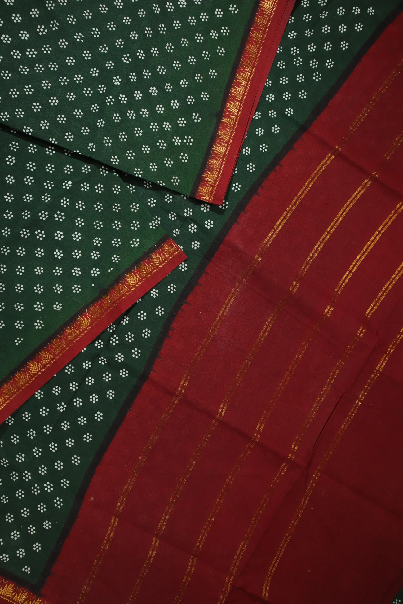 dark-green-dots-temple-madurai-sungudi-saree-ss006048-b