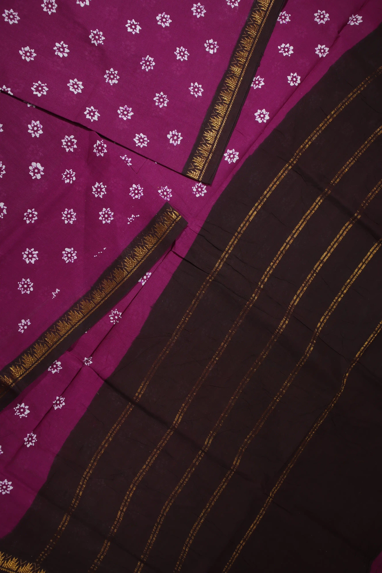 magenta-flower-thalampoo-reku-madurai-sungudi-saree-ss006142-b