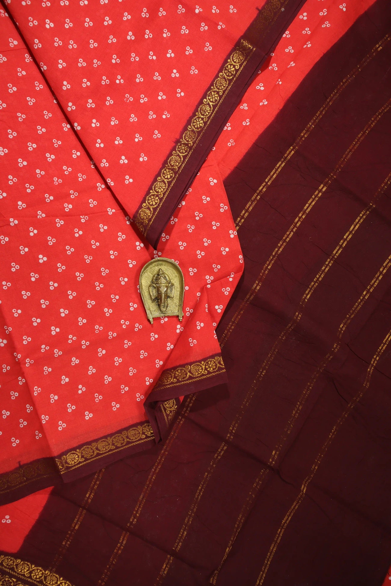 orange-dots-flower-madurai-sungudi-saree-ss006064-a