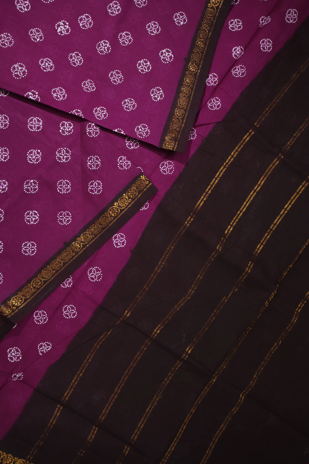 dark-magenta-flower-madurai-sungudi-saree-ss006058-b