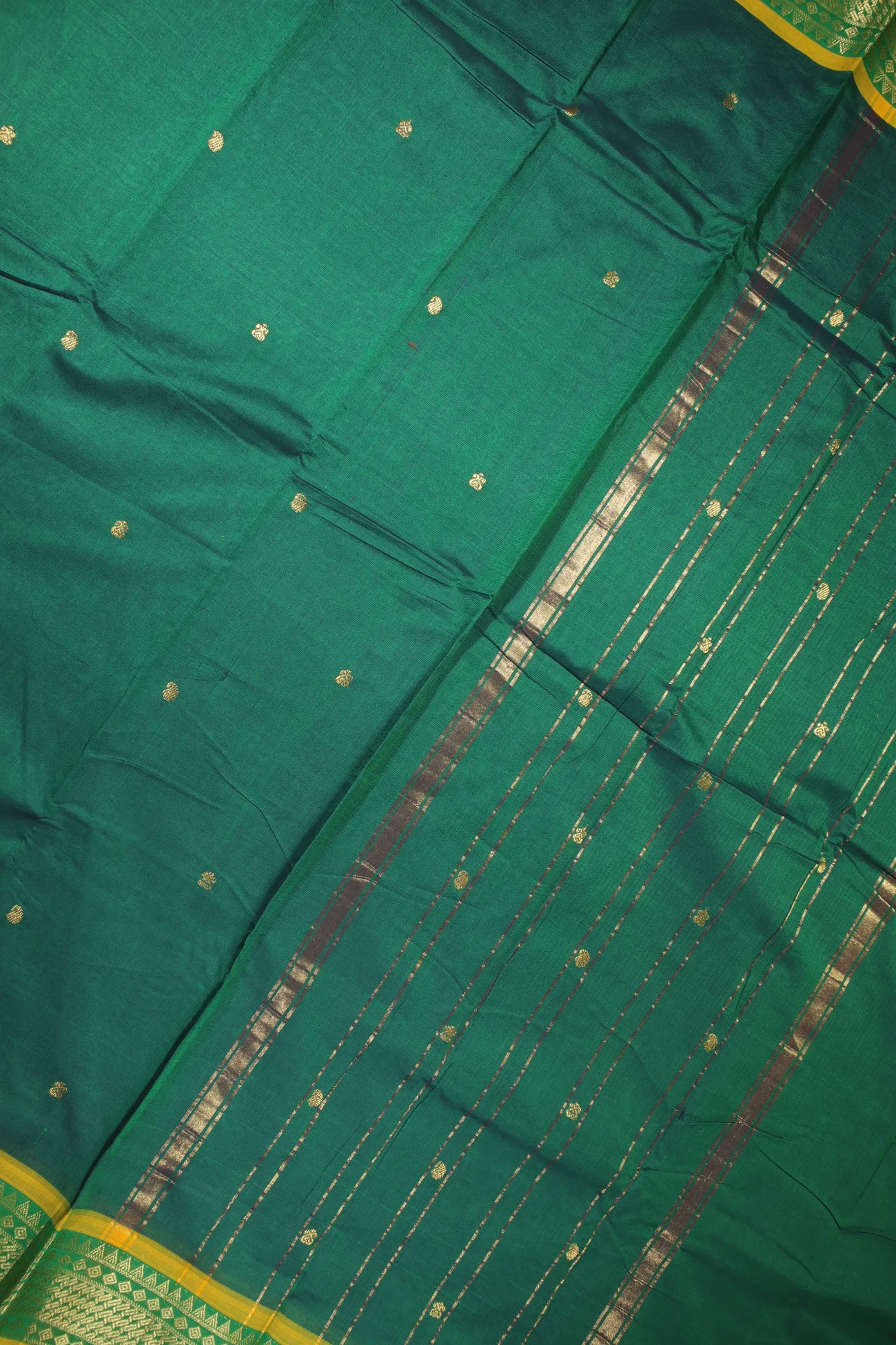 dark-green-temple-kundavai-saree-kun000052-c