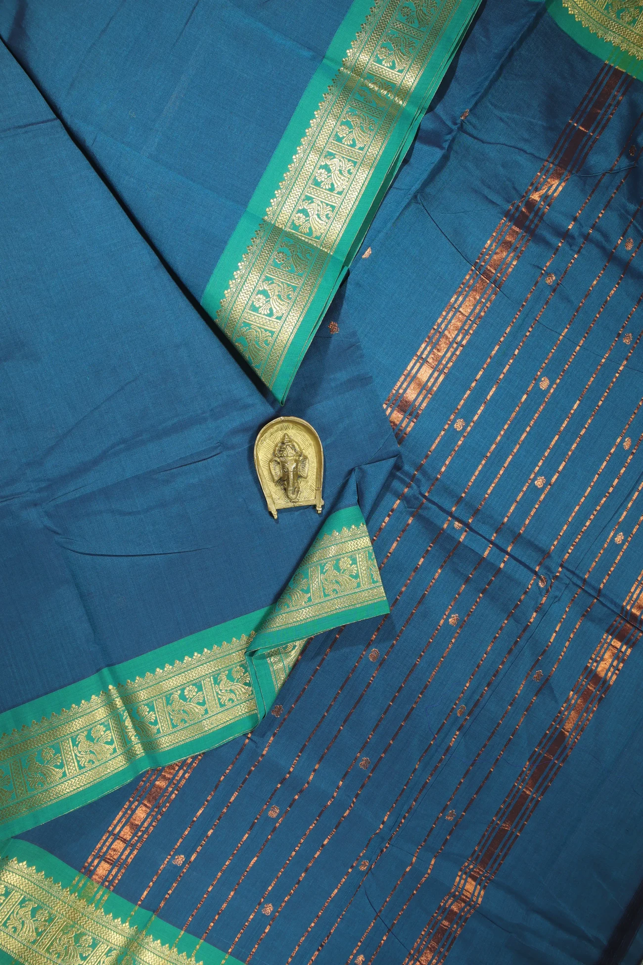 teal-peacock-kundavai-saree-kun000038-a