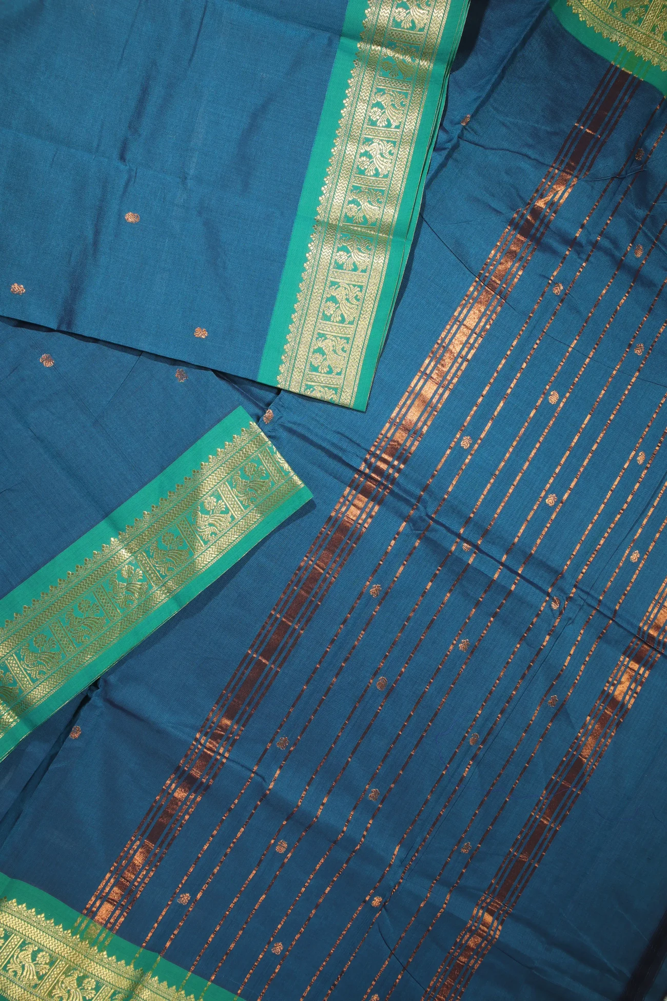 teal-peacock-kundavai-saree-kun000038-b