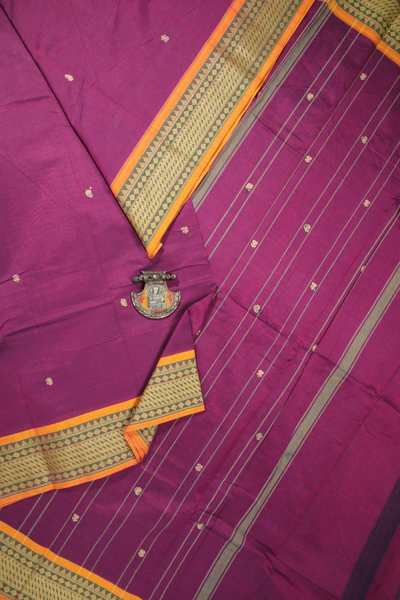 magenta-temple-kundavai-saree-kun000044-a