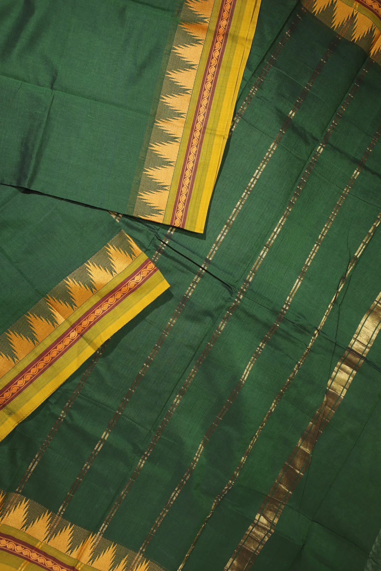 dark-green-thalampoo-reku-kundavai-saree-kun000027-b