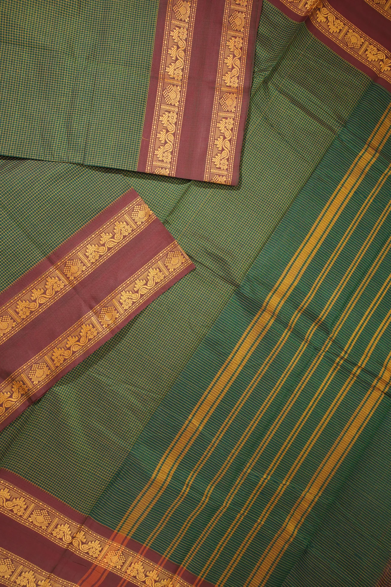 olive-drab-thalampoo-reku-flower-kundavai-saree-kun000069-b