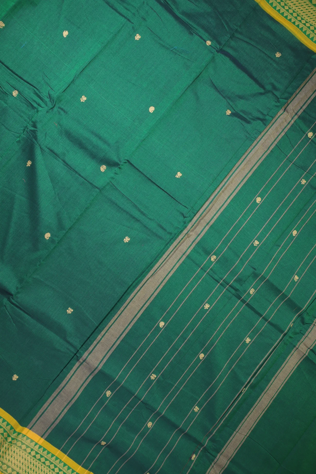 dark-green-temple-kundavai-saree-kun000046-c