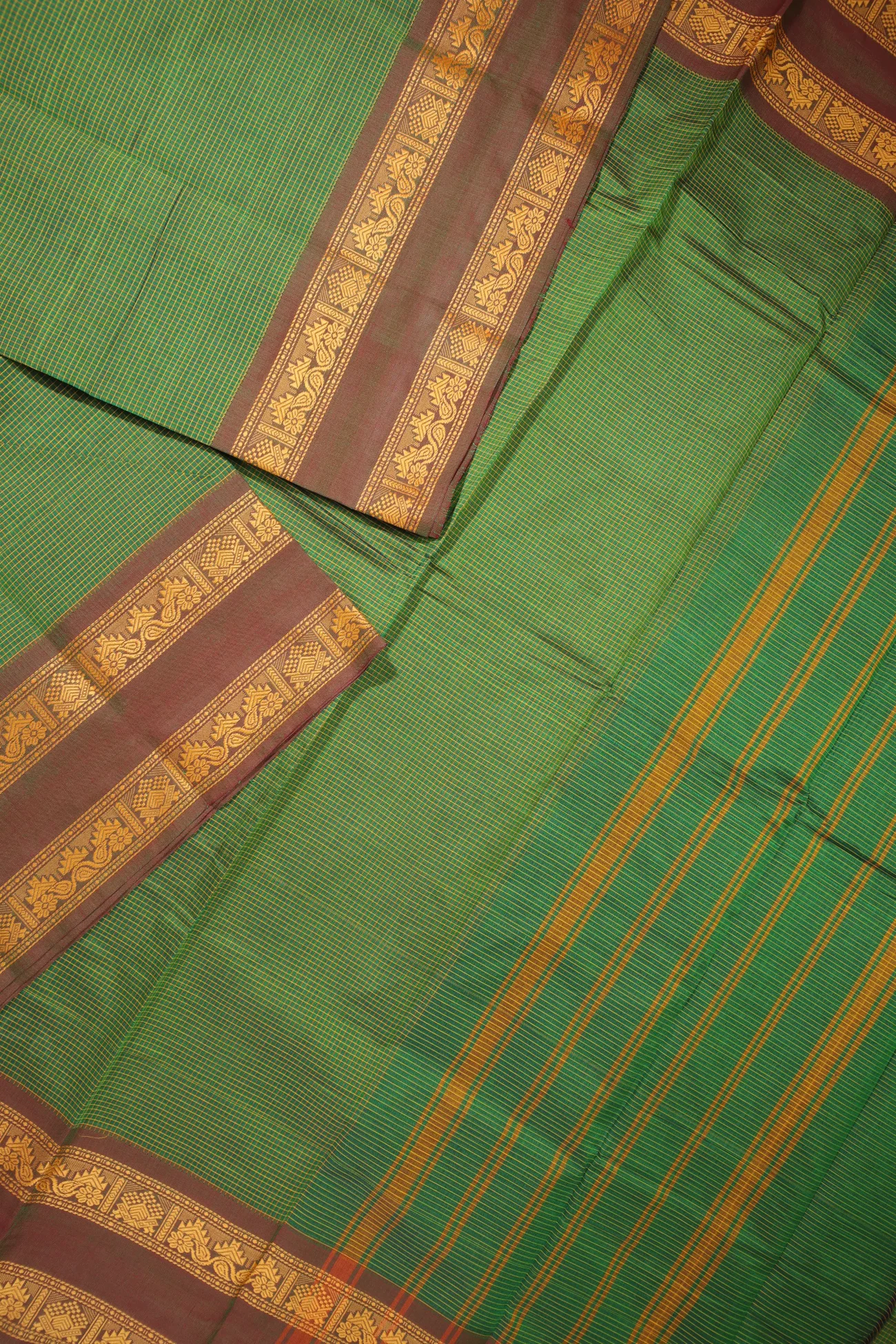 green-rettai-pettu-checked-kundavai-saree-kun000067-b