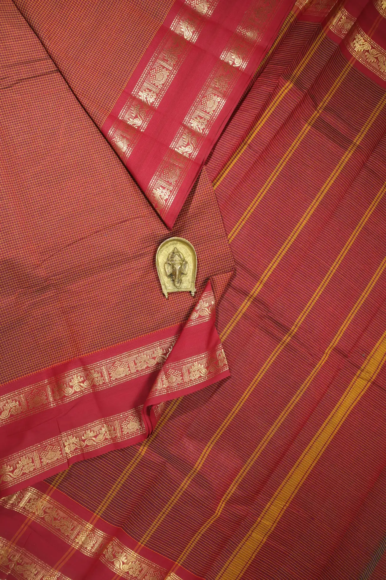 maroon-rettai-pettu-checked-kundavai-saree-kun000071-a