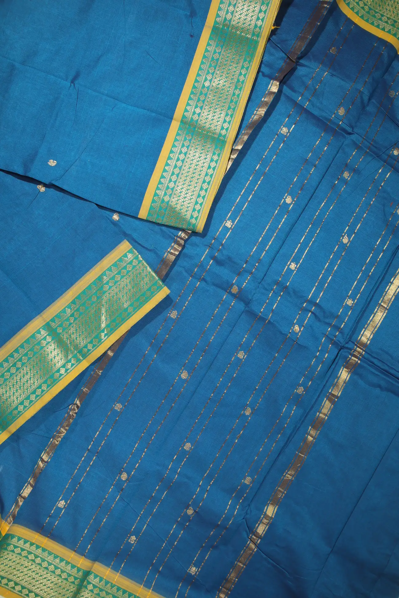 teal-temple-kundavai-saree-kun000053-b