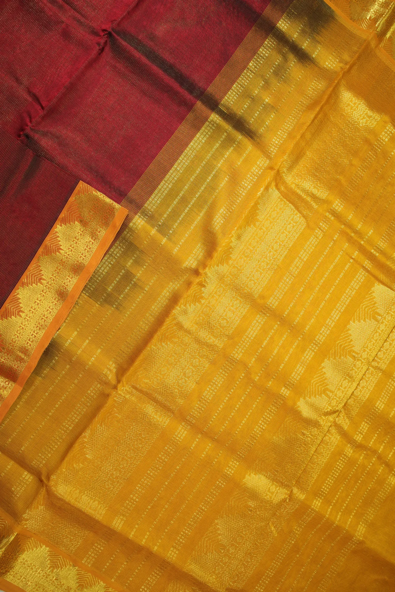 maroon-vaira-oosi-diamond-needle-kanchi-silk-cotton-saree-sc002860-b