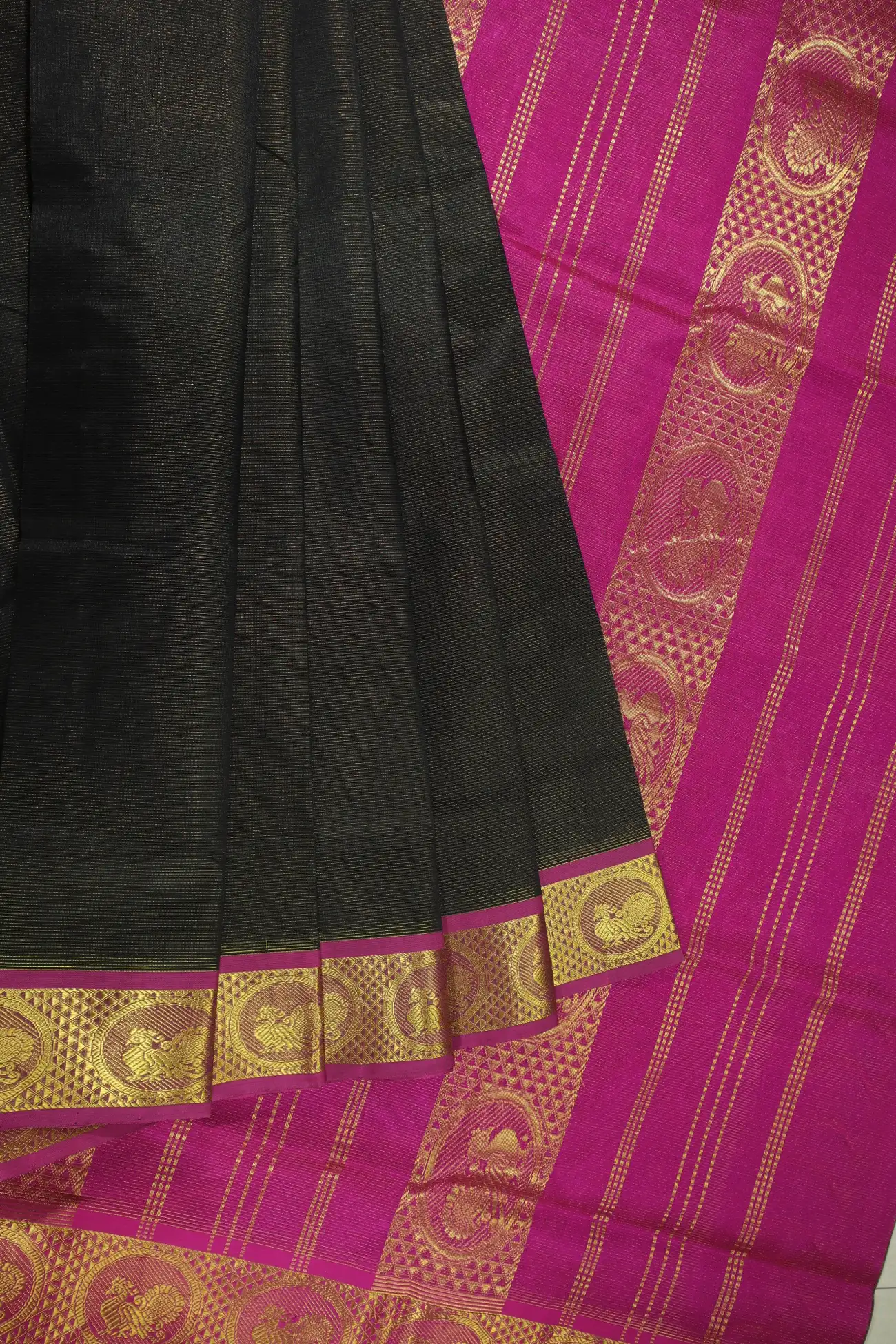 black-vaira-oosi-diamond-needle-kanchi-silk-cotton-saree-sc002856-a