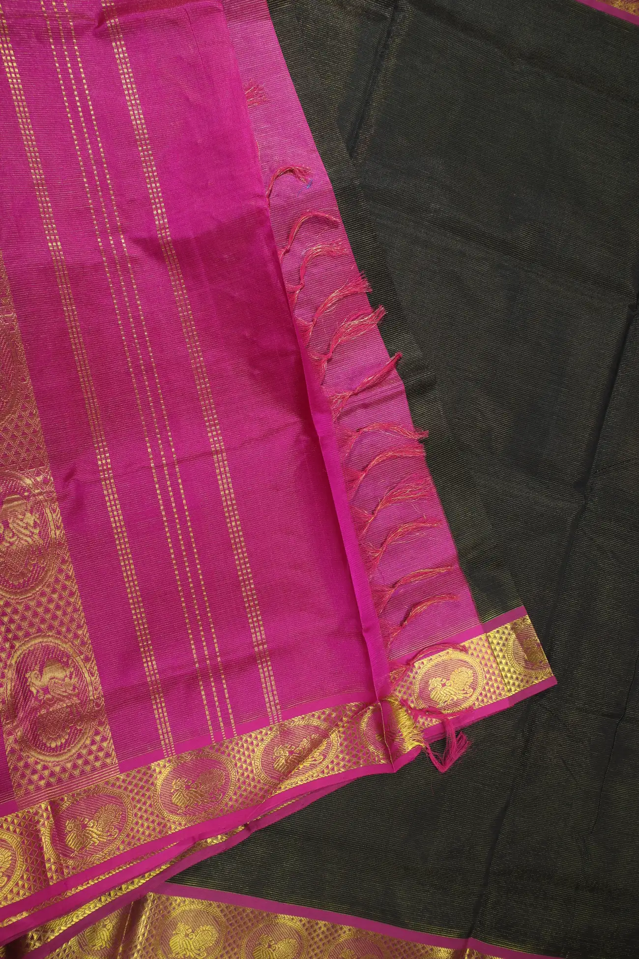 black-vaira-oosi-diamond-needle-kanchi-silk-cotton-saree-sc002856-e