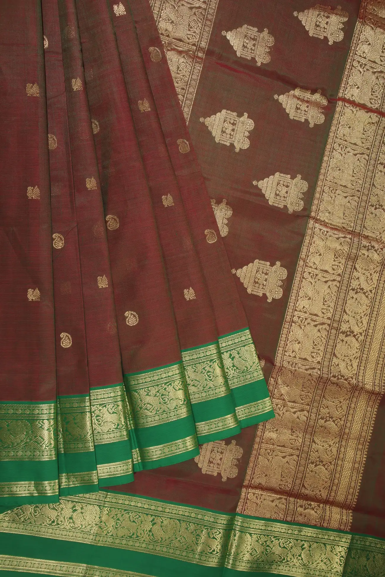 olive-peacock-mango-kanchi-silk-cotton-saree-sc002828-a