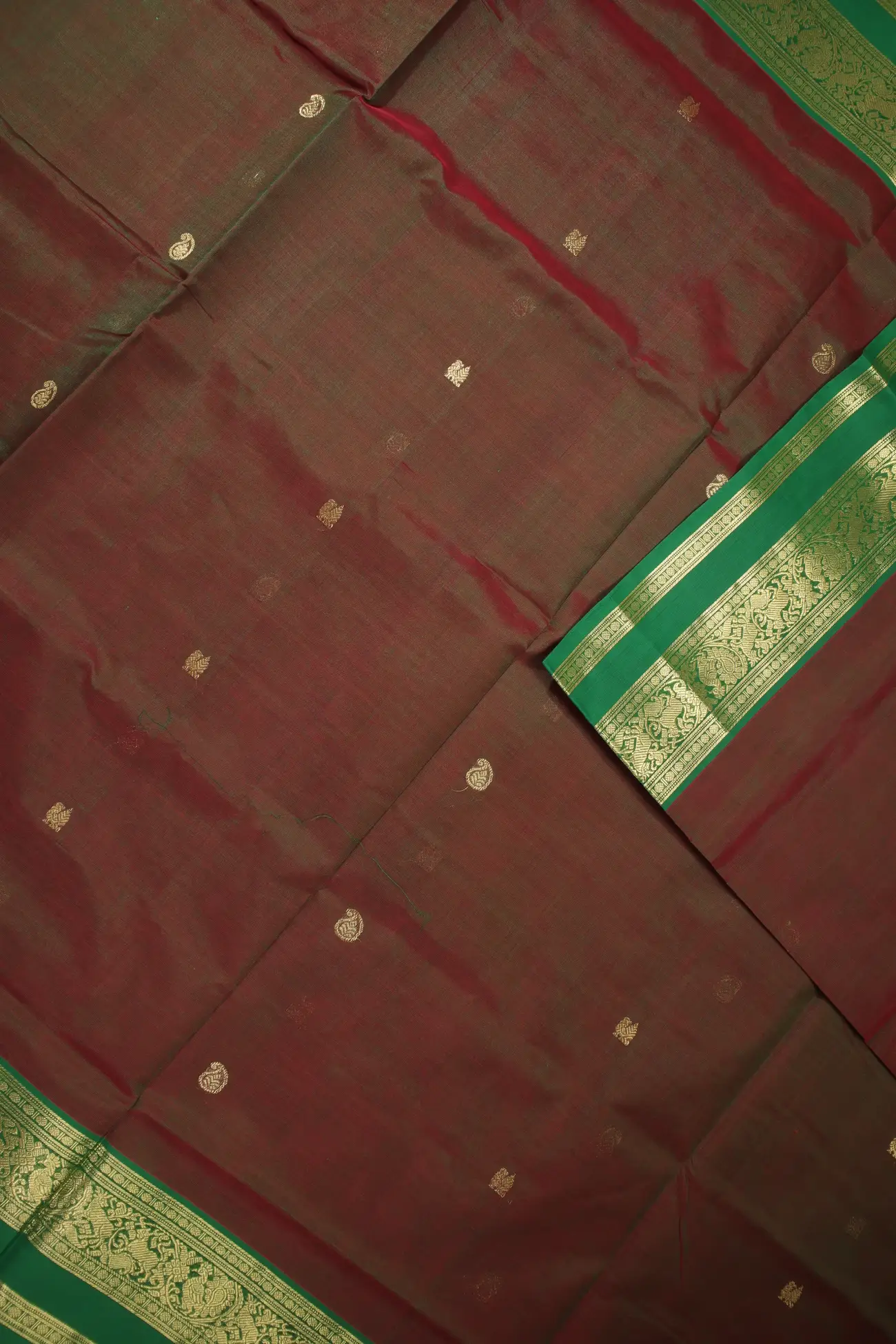 olive-peacock-mango-kanchi-silk-cotton-saree-sc002828-c