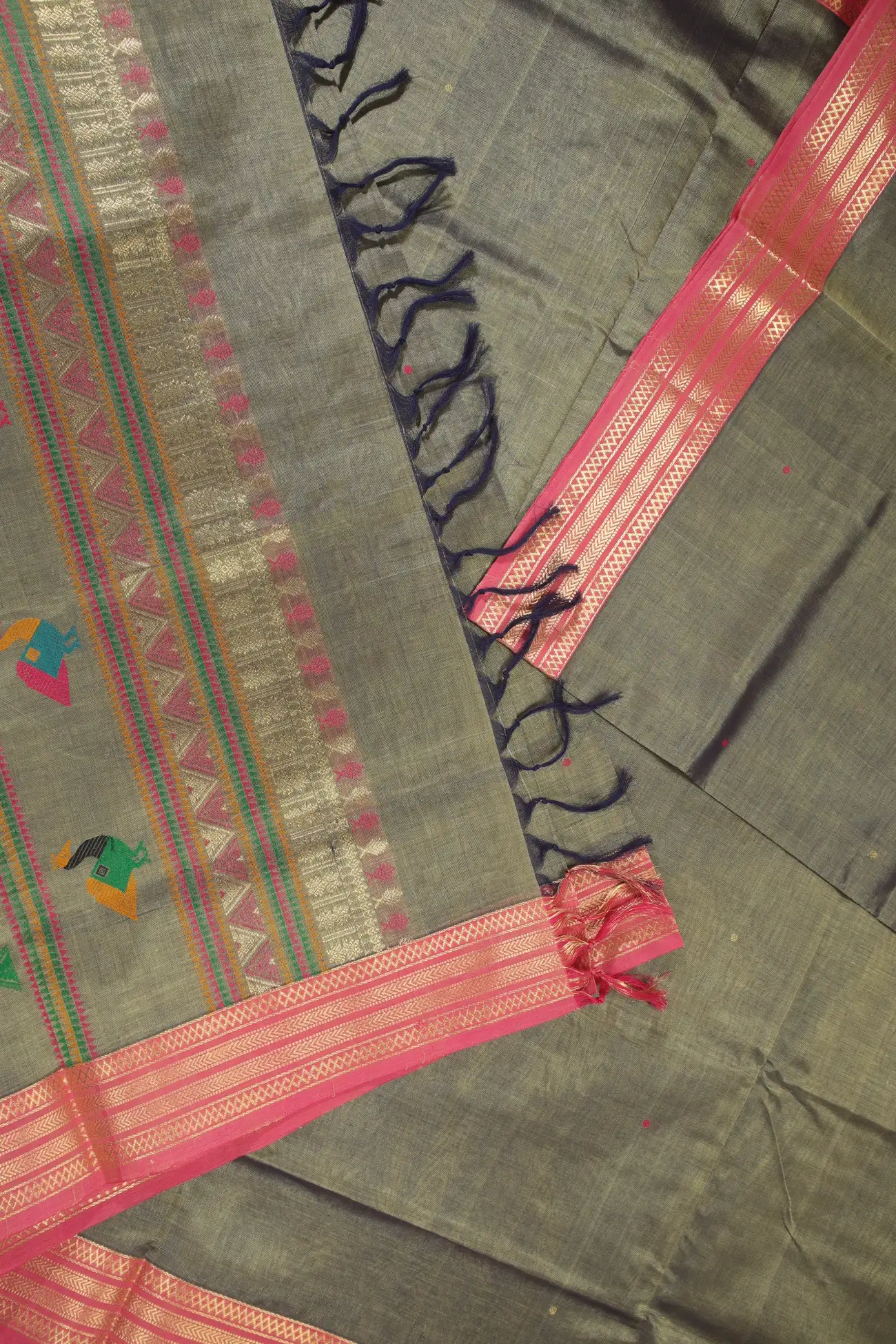 dim-gray-bomkai-kanchi-silk-cotton-saree-sc002821-d