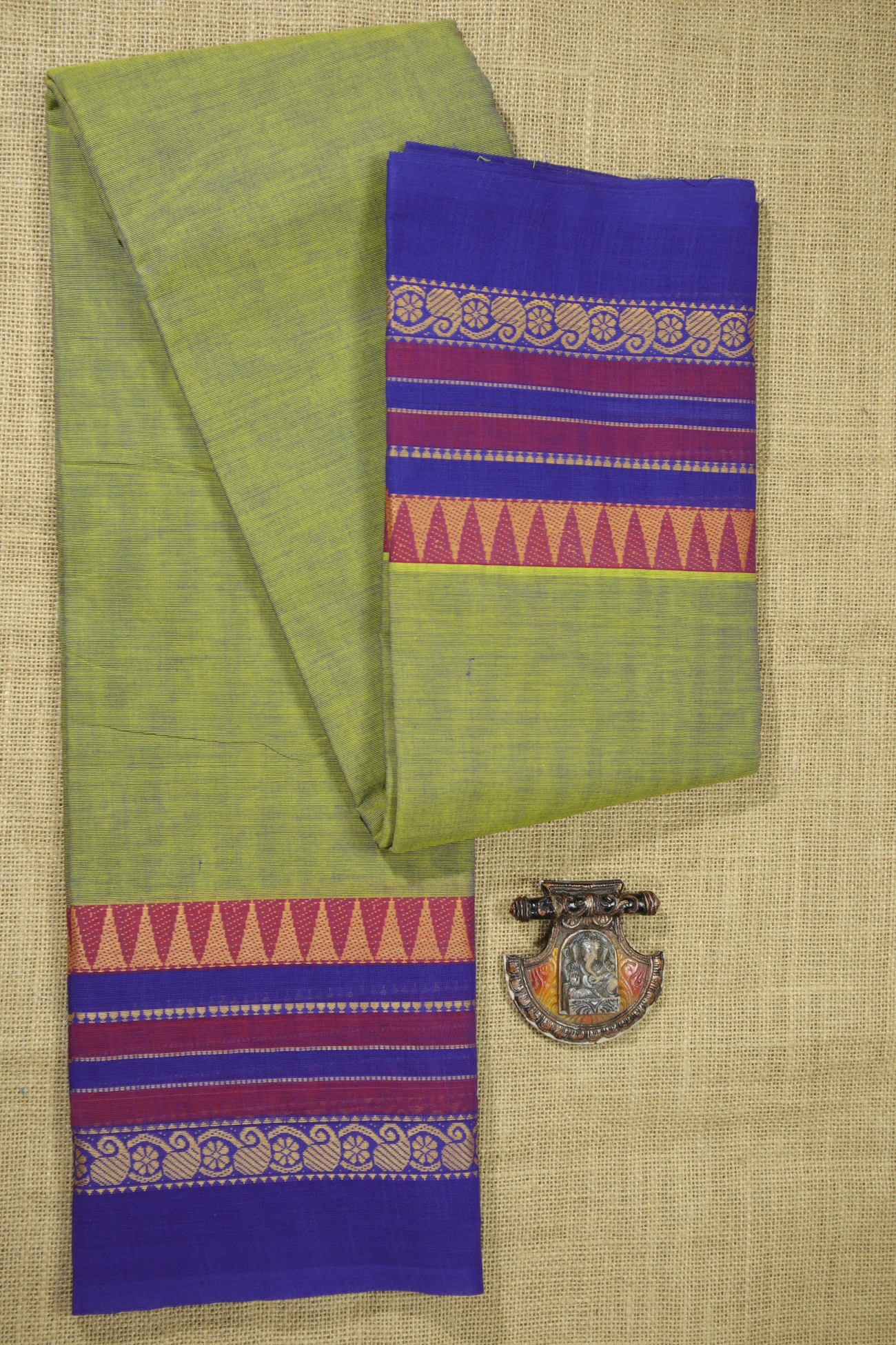 green-temple-mango-malarkodi-saree-mk007956-a