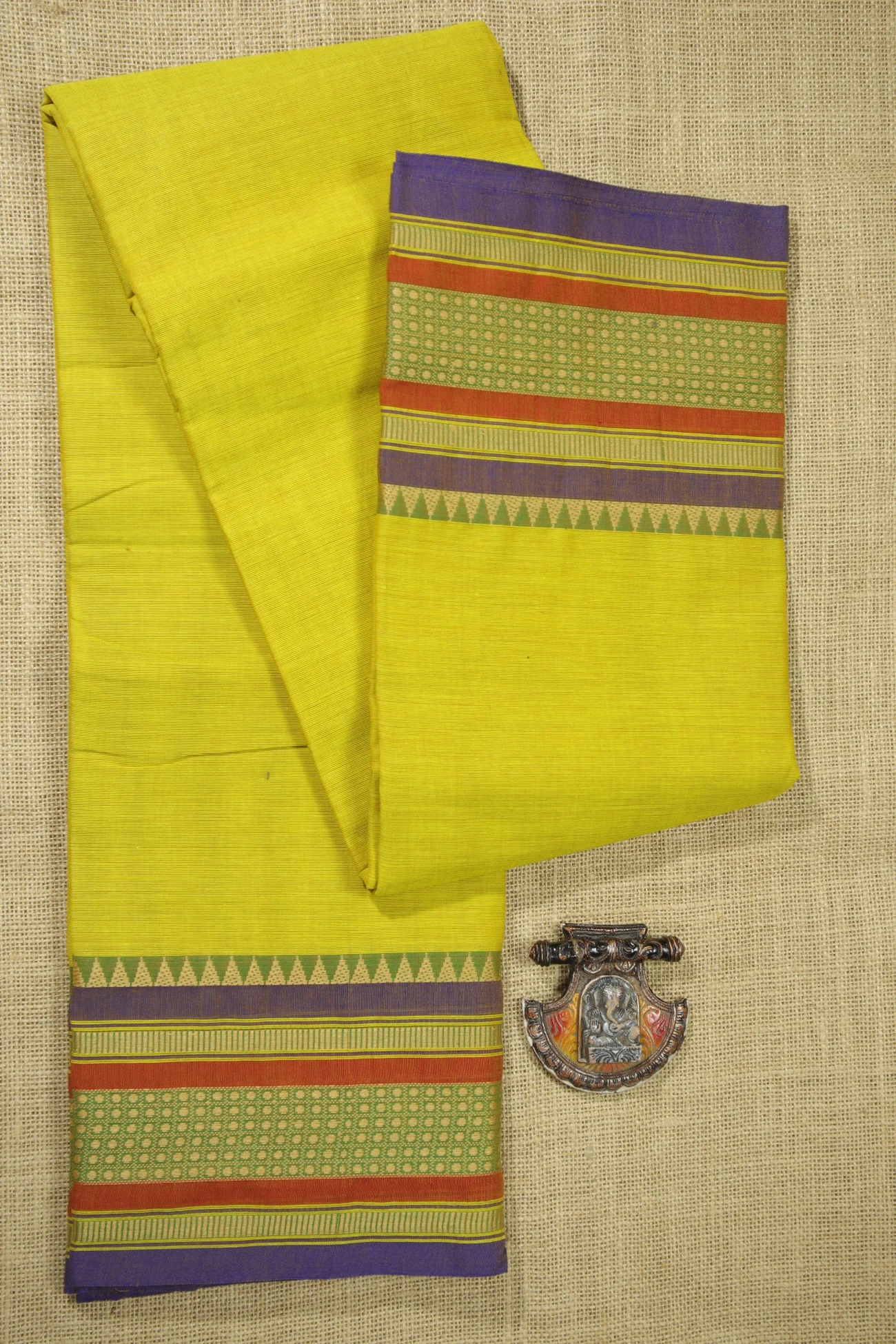 yellow-temple-malarkodi-saree-mk007928-a