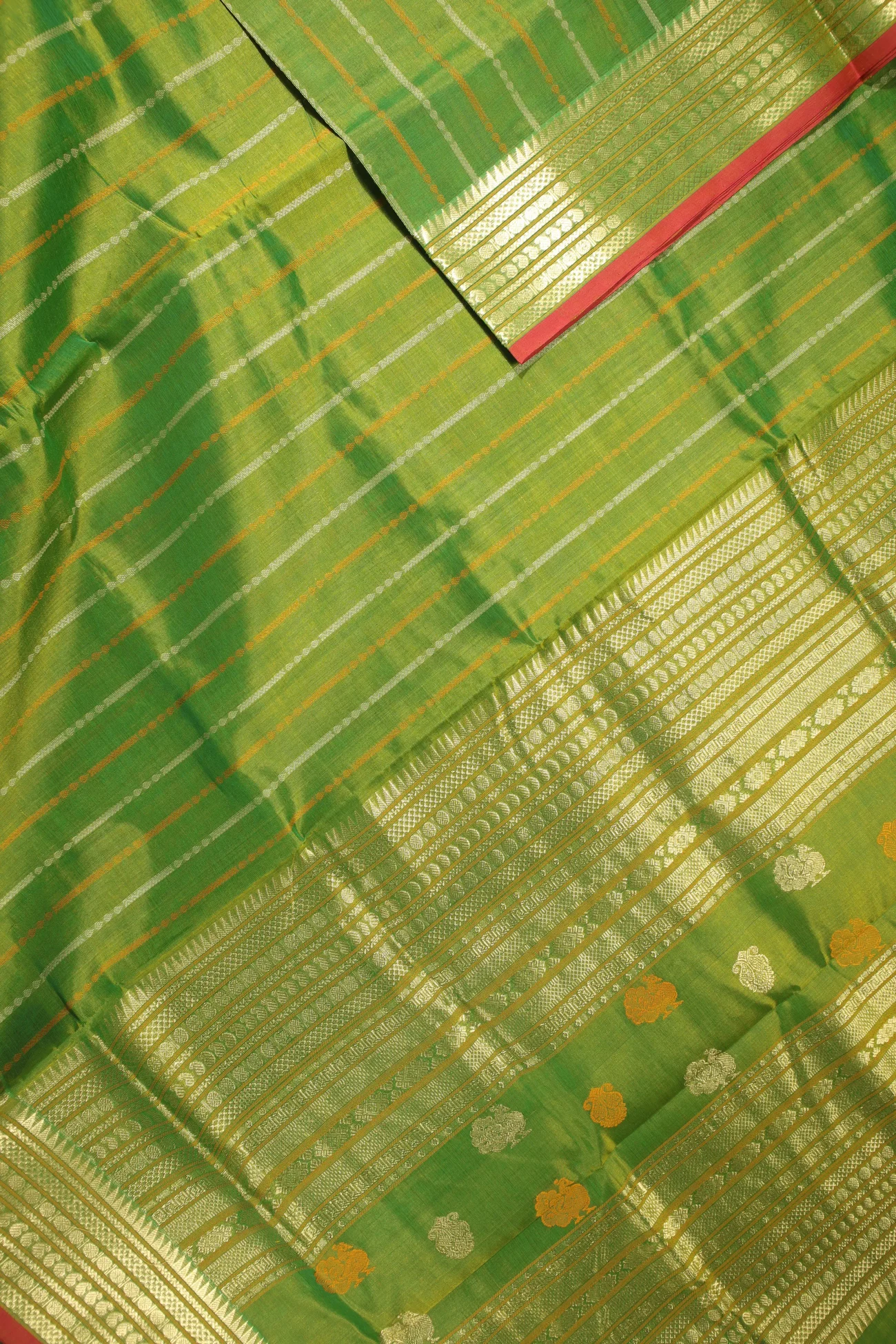 dark-green-thoranam-kanchi-silk-cotton-saree-sc002833-c