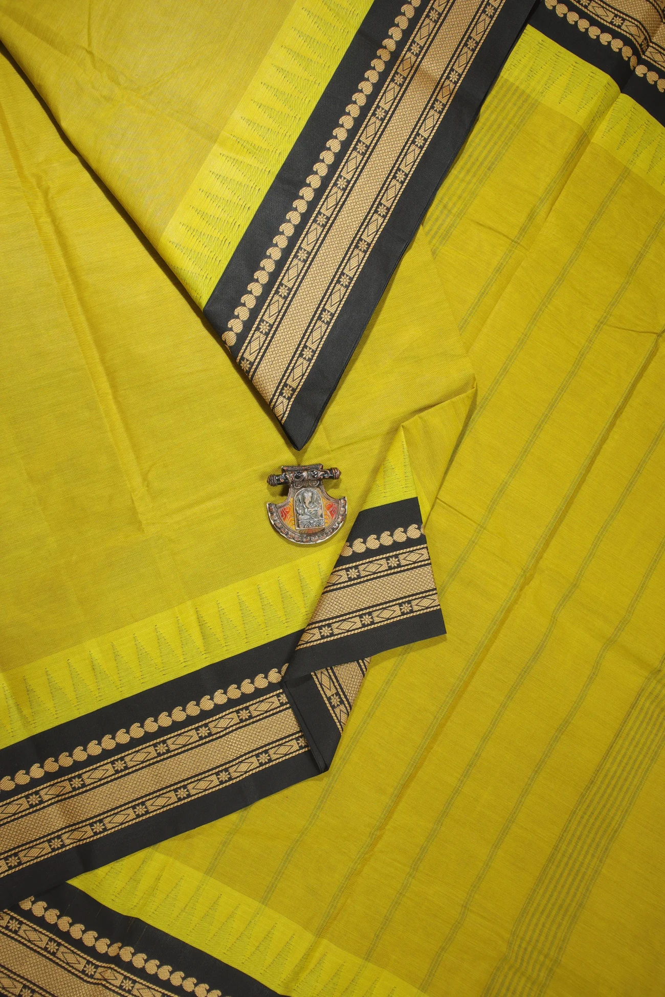 mustard-temple-mango-kanchi-cotton-korvai-saree-uu005381-a