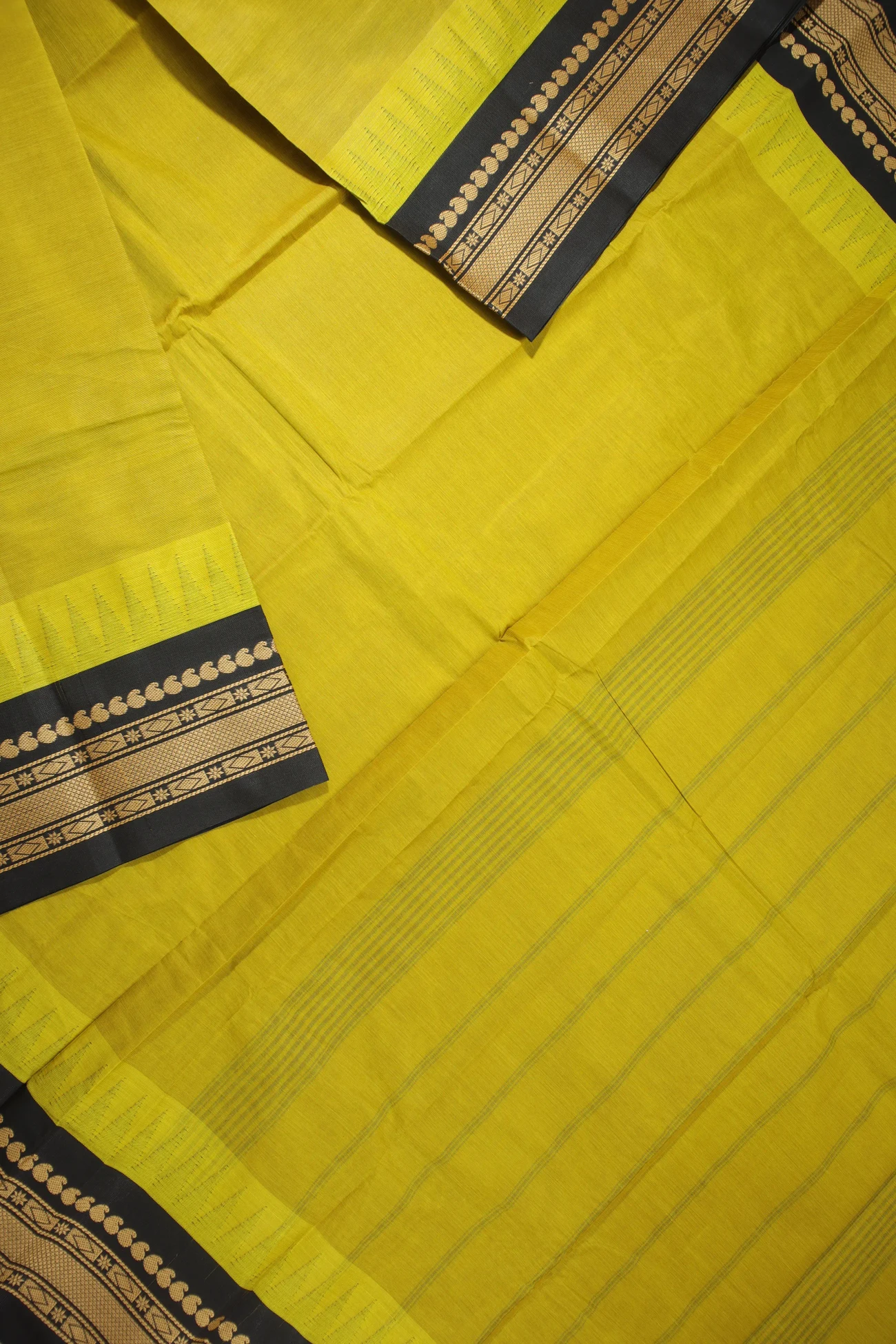 mustard-temple-mango-kanchi-cotton-korvai-saree-uu005381-b