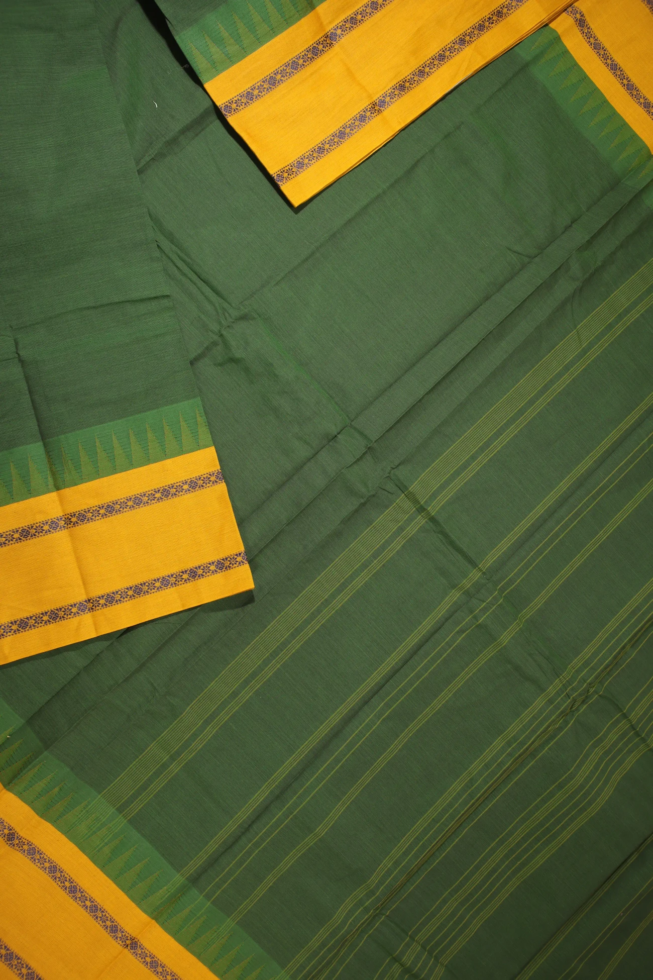 dark-green-flower-temple-kanchi-cotton-korvai-saree-uu005384-b