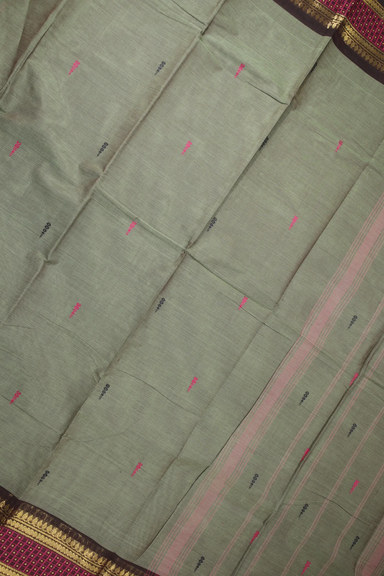 dim-gray-rain-drops-mallimokku-grand-chettinad-saree-gc001615-c