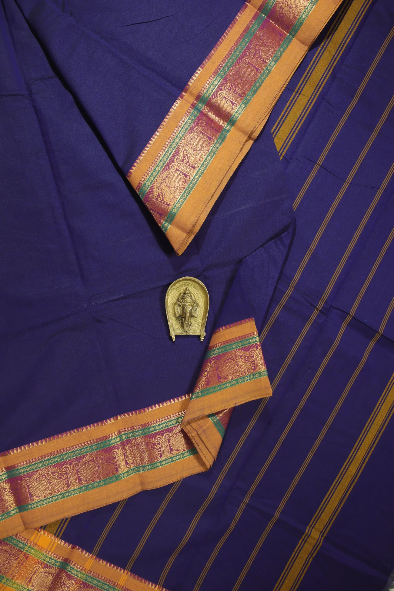 navy-peacock-kundavai-saree-kun000015-a