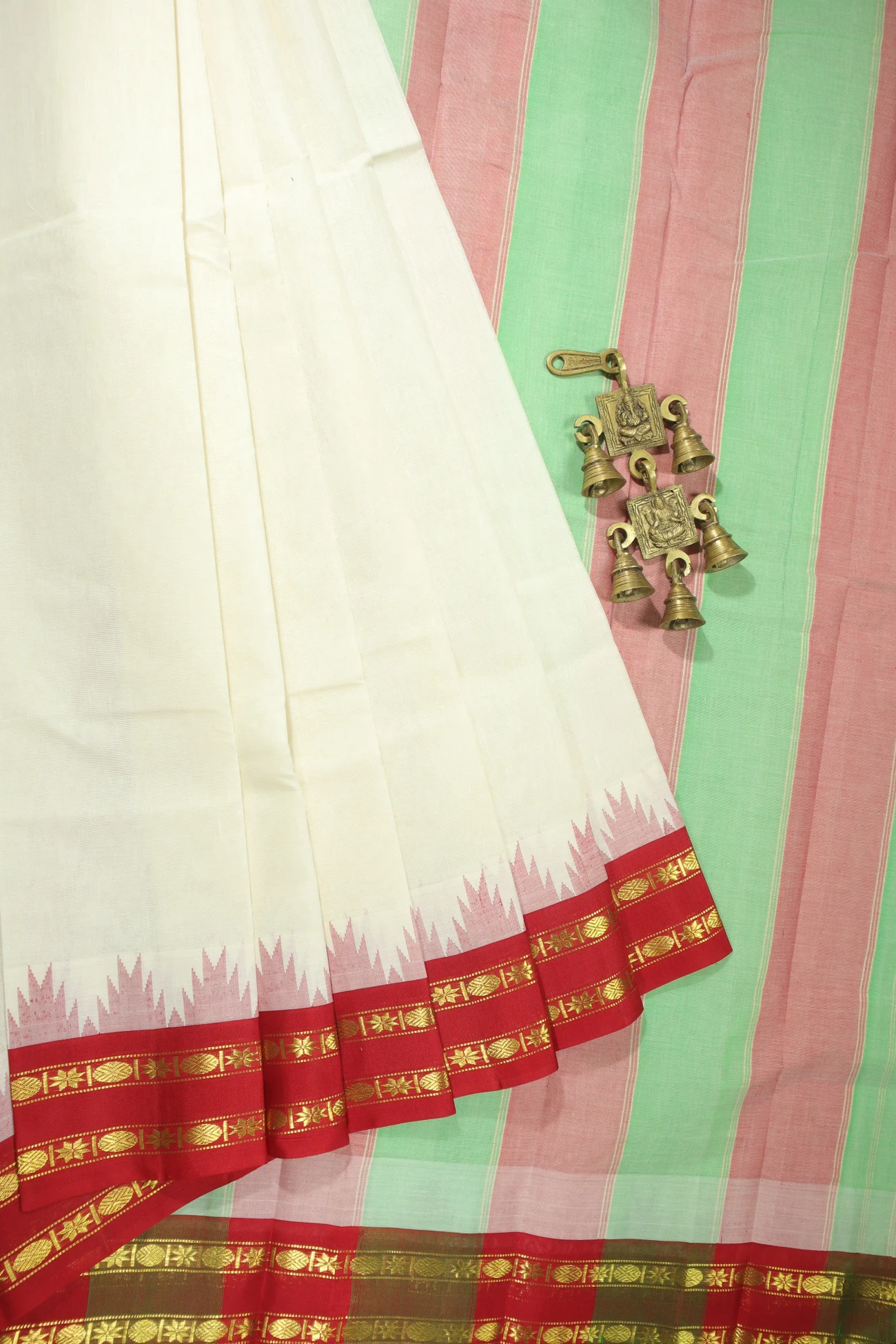 ivory-thalampoo-reku-ruthratcham-gadwal-saree-sb000082-a