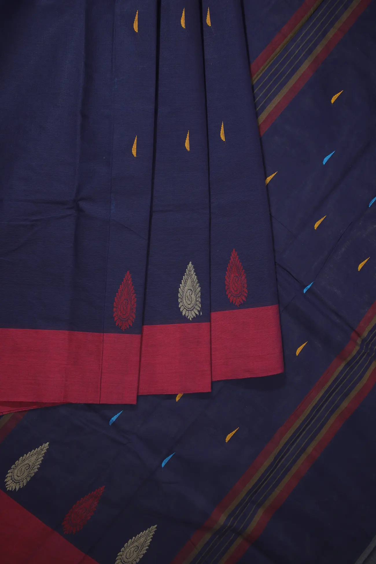 navy-rain-drops-mallimokku-kanchi-cotton-saree-uu005394-a