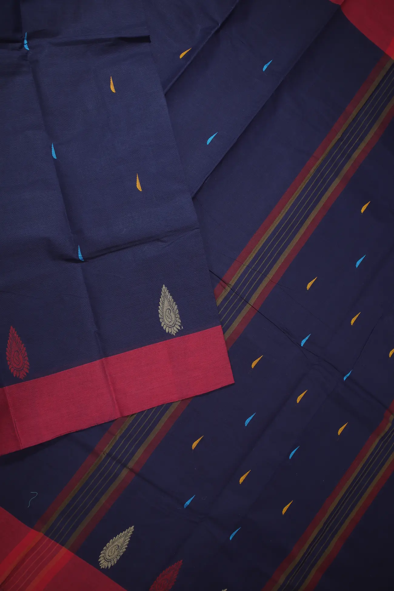 navy-rain-drops-mallimokku-kanchi-cotton-saree-uu005394-b