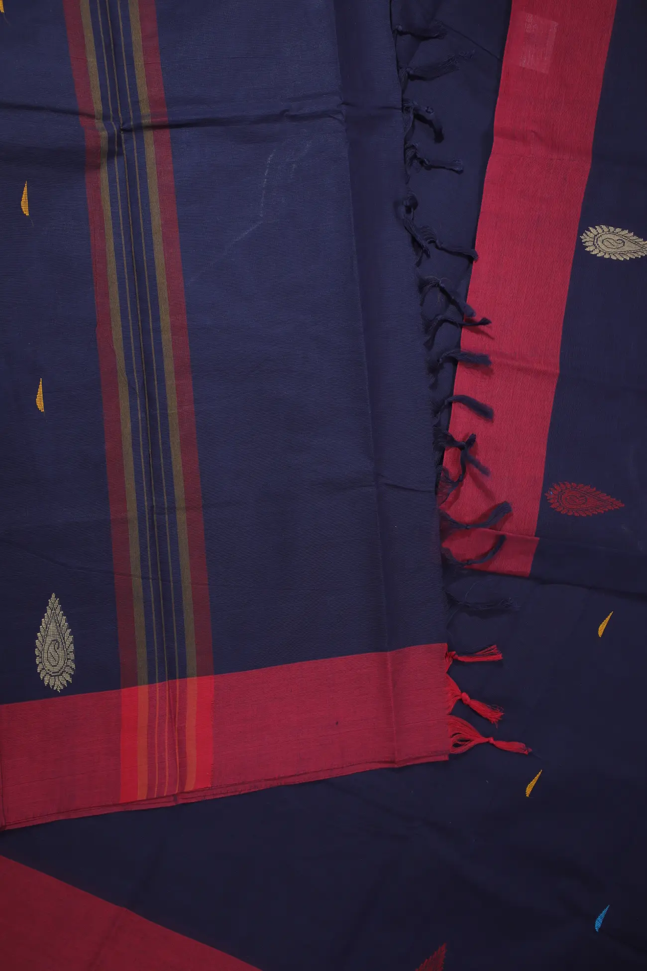 navy-rain-drops-mallimokku-kanchi-cotton-saree-uu005394-d