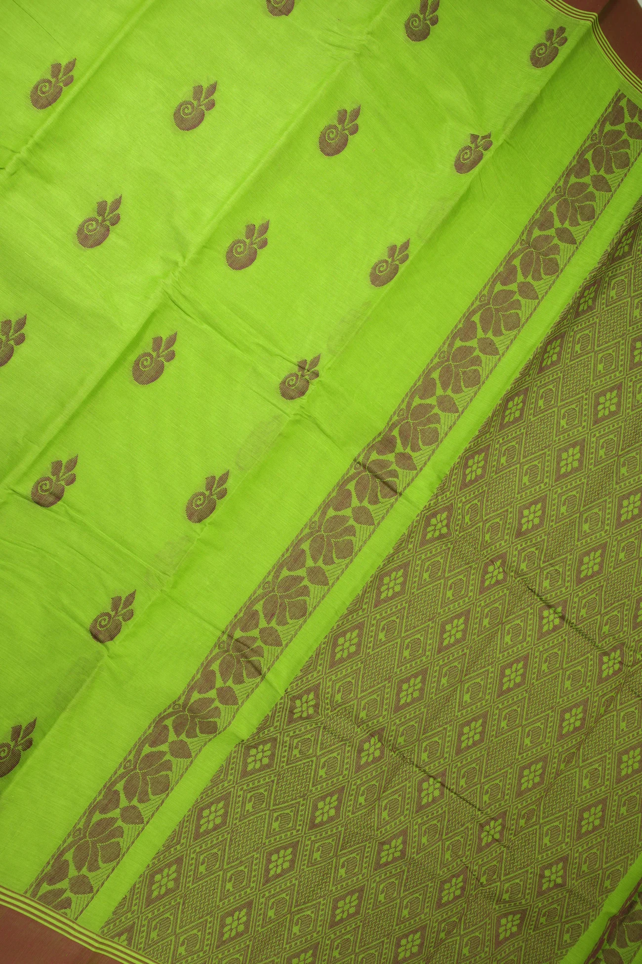 green-flower-coimbatore-cotton-saree-cbe000317-b