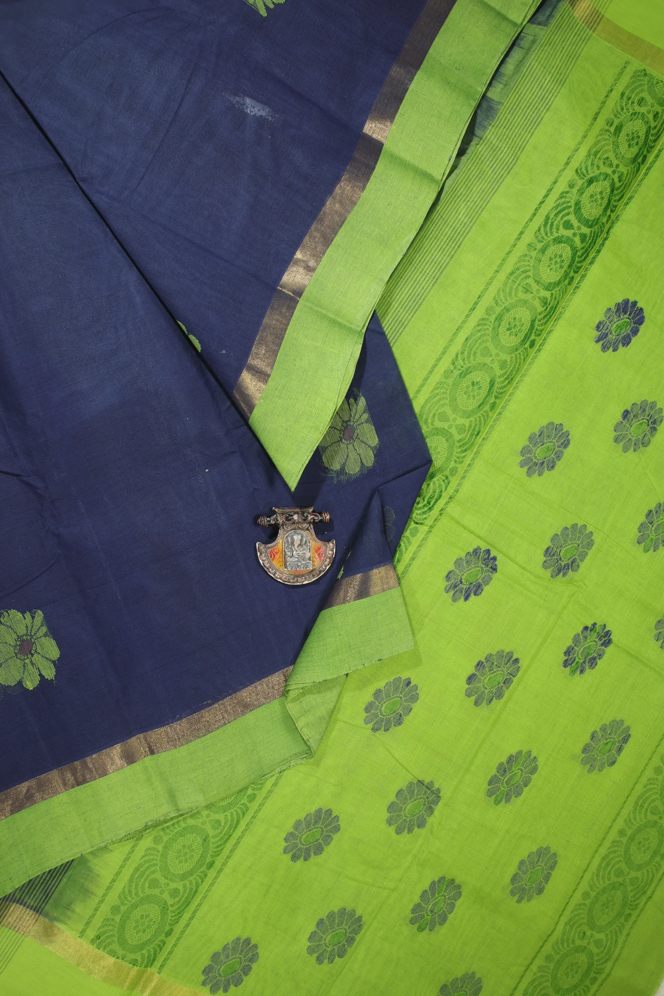 navy-flower-coimbatore-cotton-saree-cbe000344-a