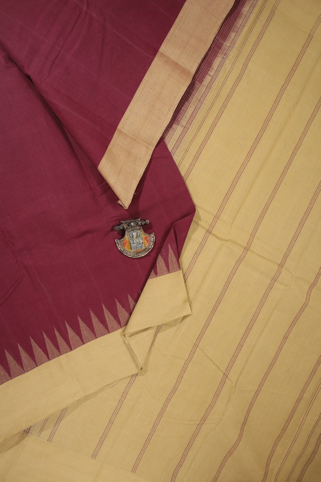 dark-maroon-oosi-gopuram-coimbatore-cotton-saree-cbe000369-a