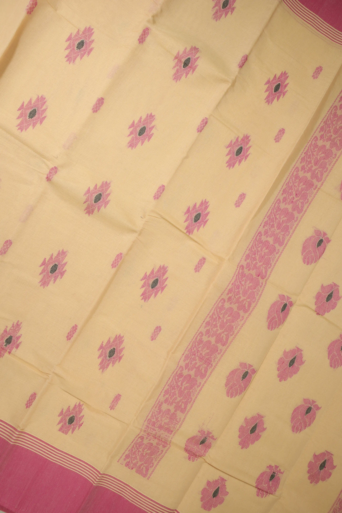 ivory-flower-coimbatore-cotton-saree-cbe000339-b