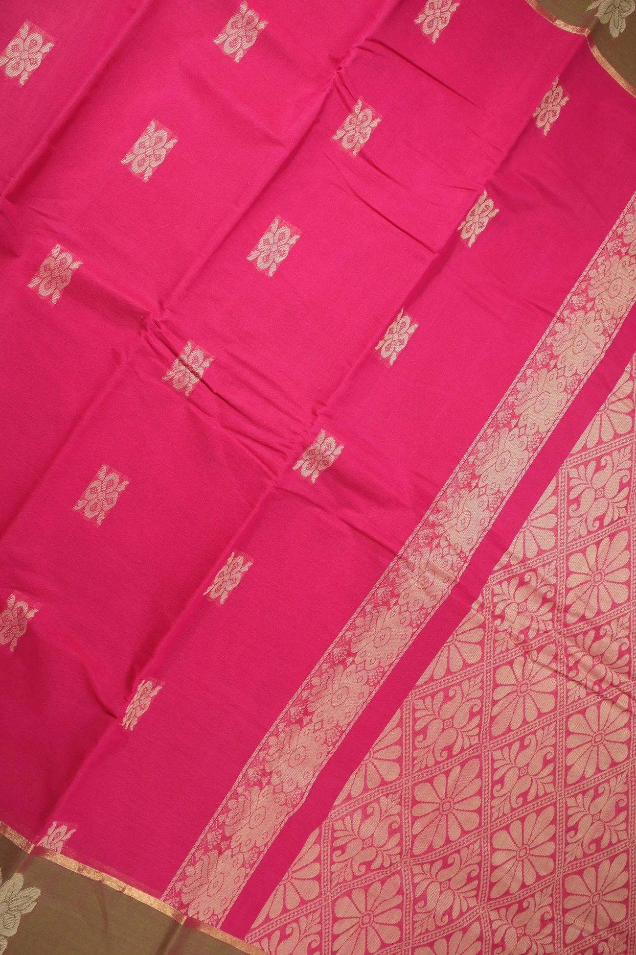 pink-flower-coimbatore-cotton-saree-cbe000295-b