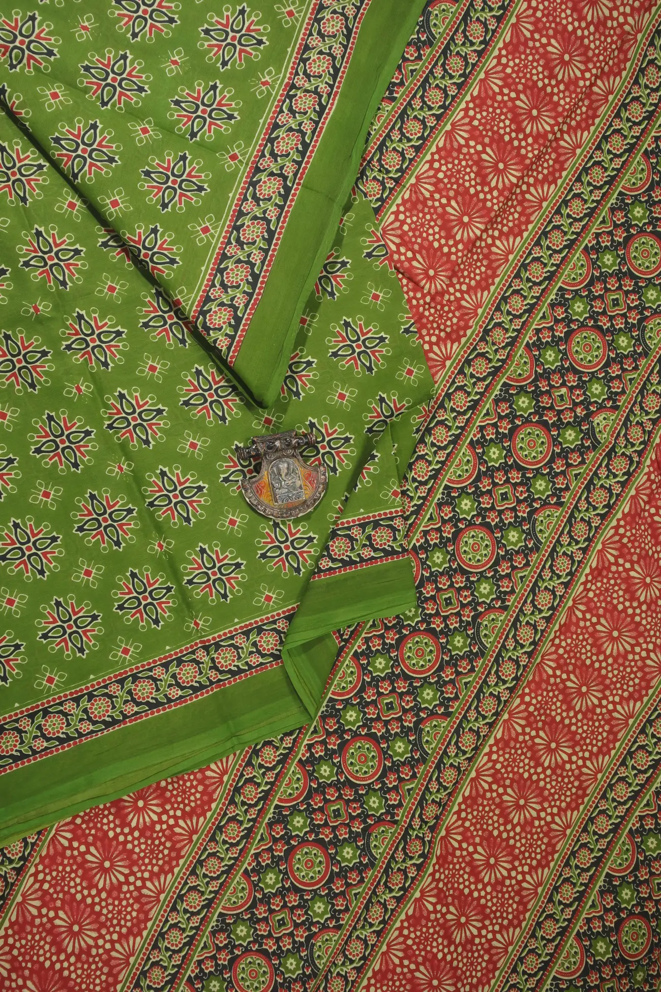 green-flower-mulmul-cotton-saree-mm001814-a