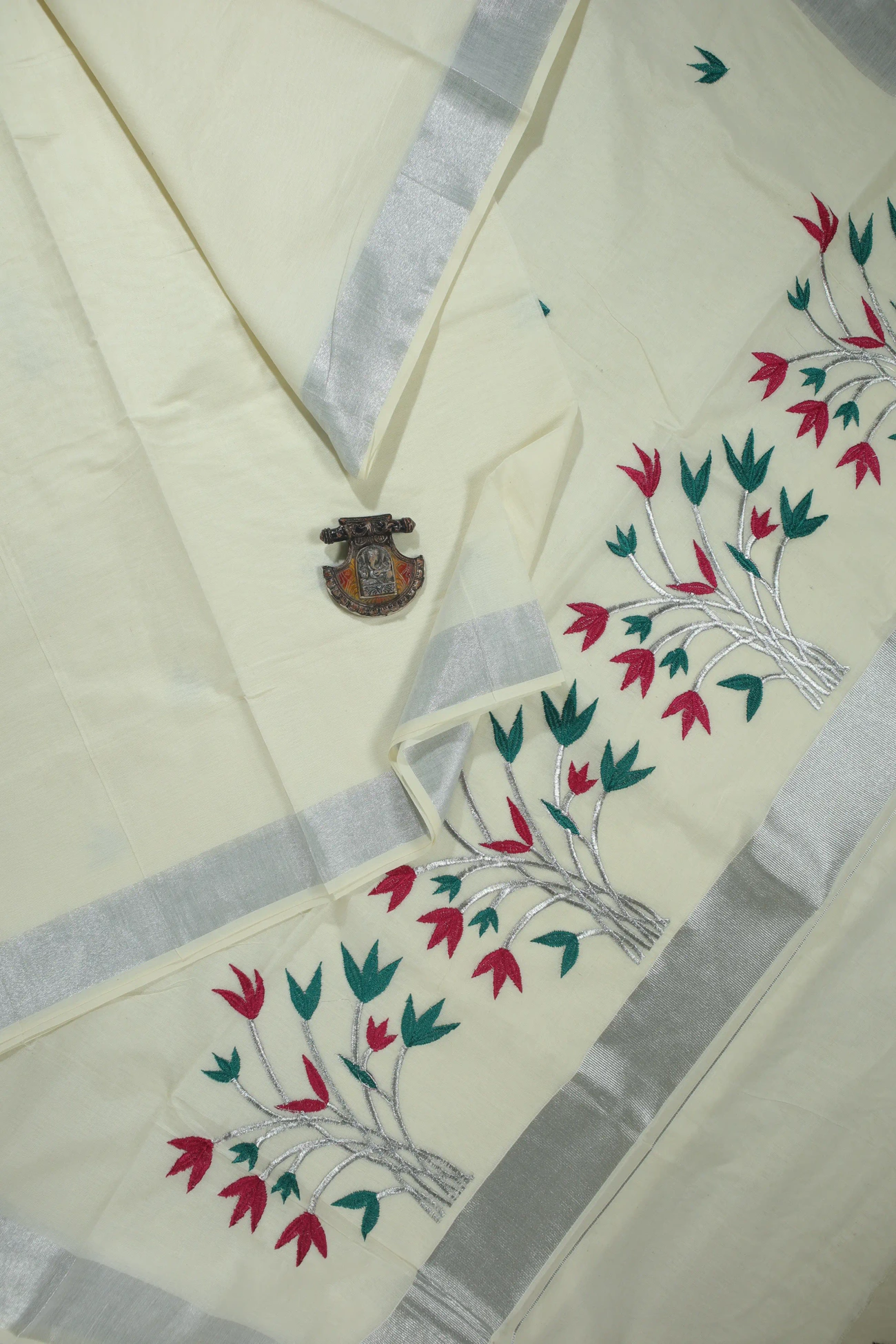 ivory-flower-kerala-saree-kls000215-a