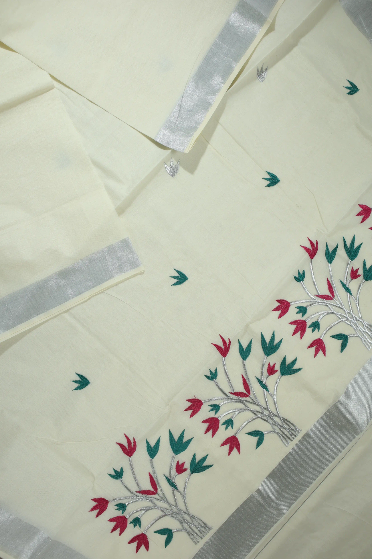 ivory-flower-kerala-saree-kls000215-b