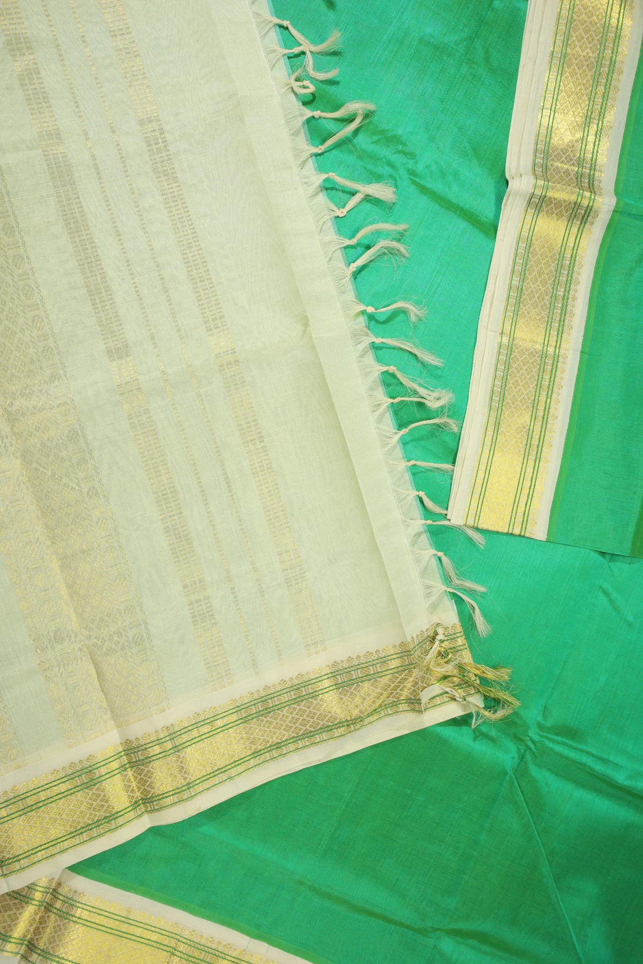 green-ruthratcham-silk-cotton-saree-sc002889-b