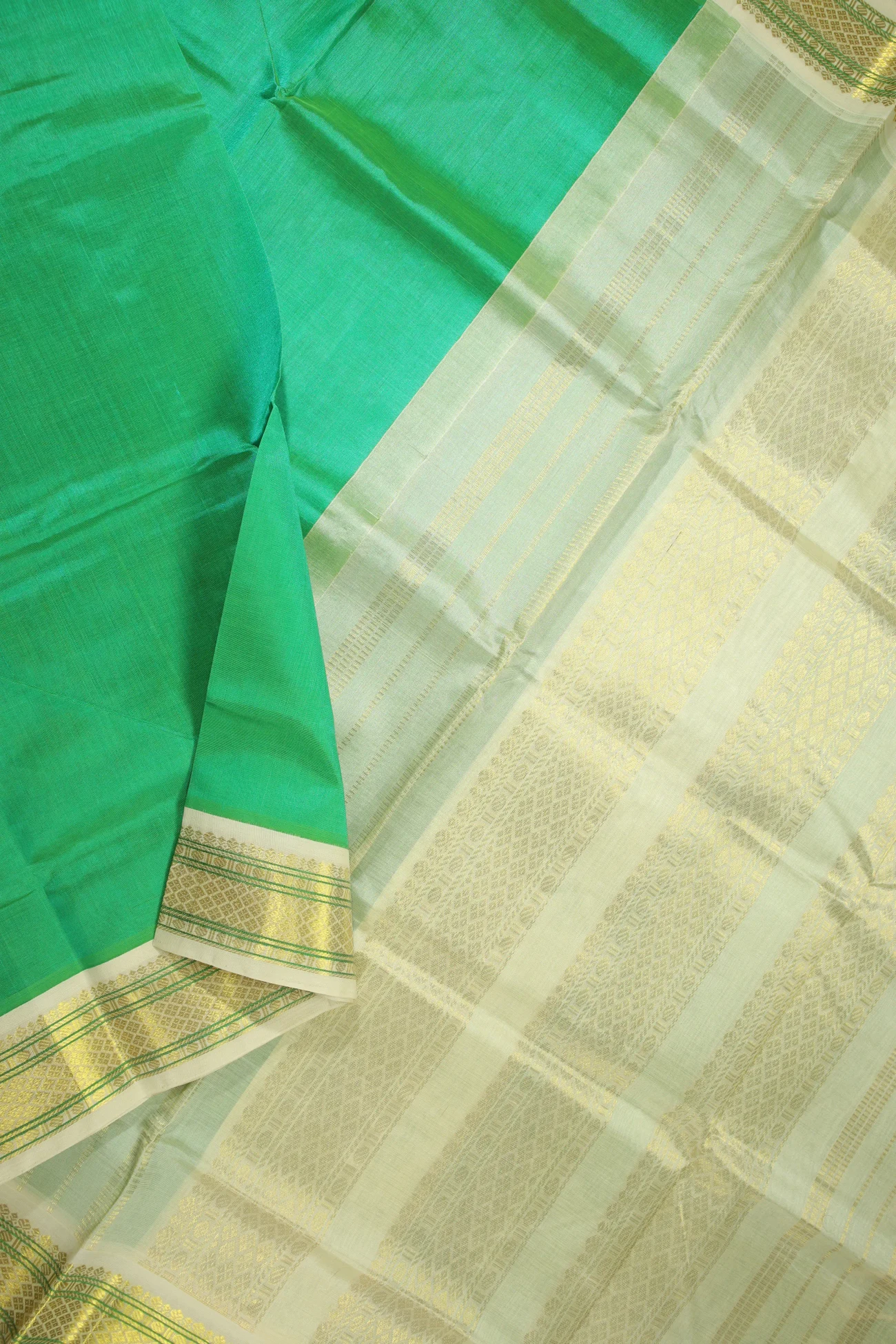 green-ruthratcham-silk-cotton-saree-sc002889-c