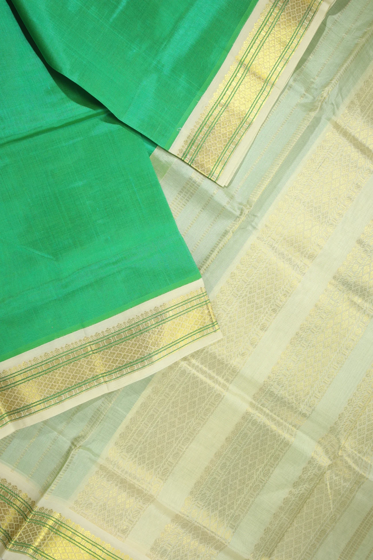 green-ruthratcham-silk-cotton-saree-sc002889-d