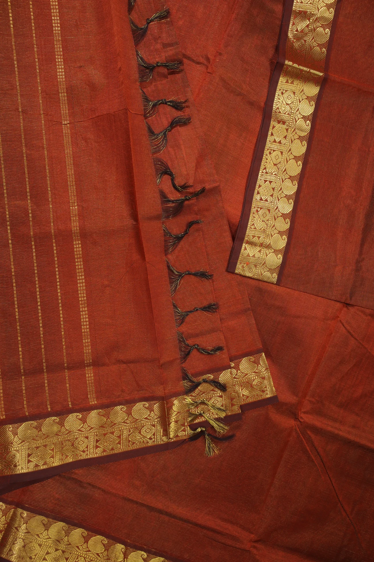 brown-vaira-oosi-diamond-needle-mango-silk-cotton-saree-sc002876-b