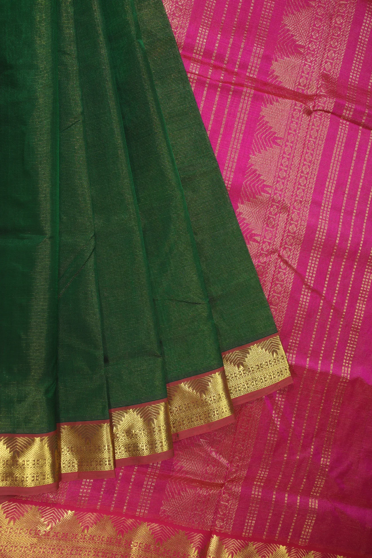 dark-green-vaira-oosi-diamond-needle-thalampoo-reku-silk-cotton-saree-sc002873-a