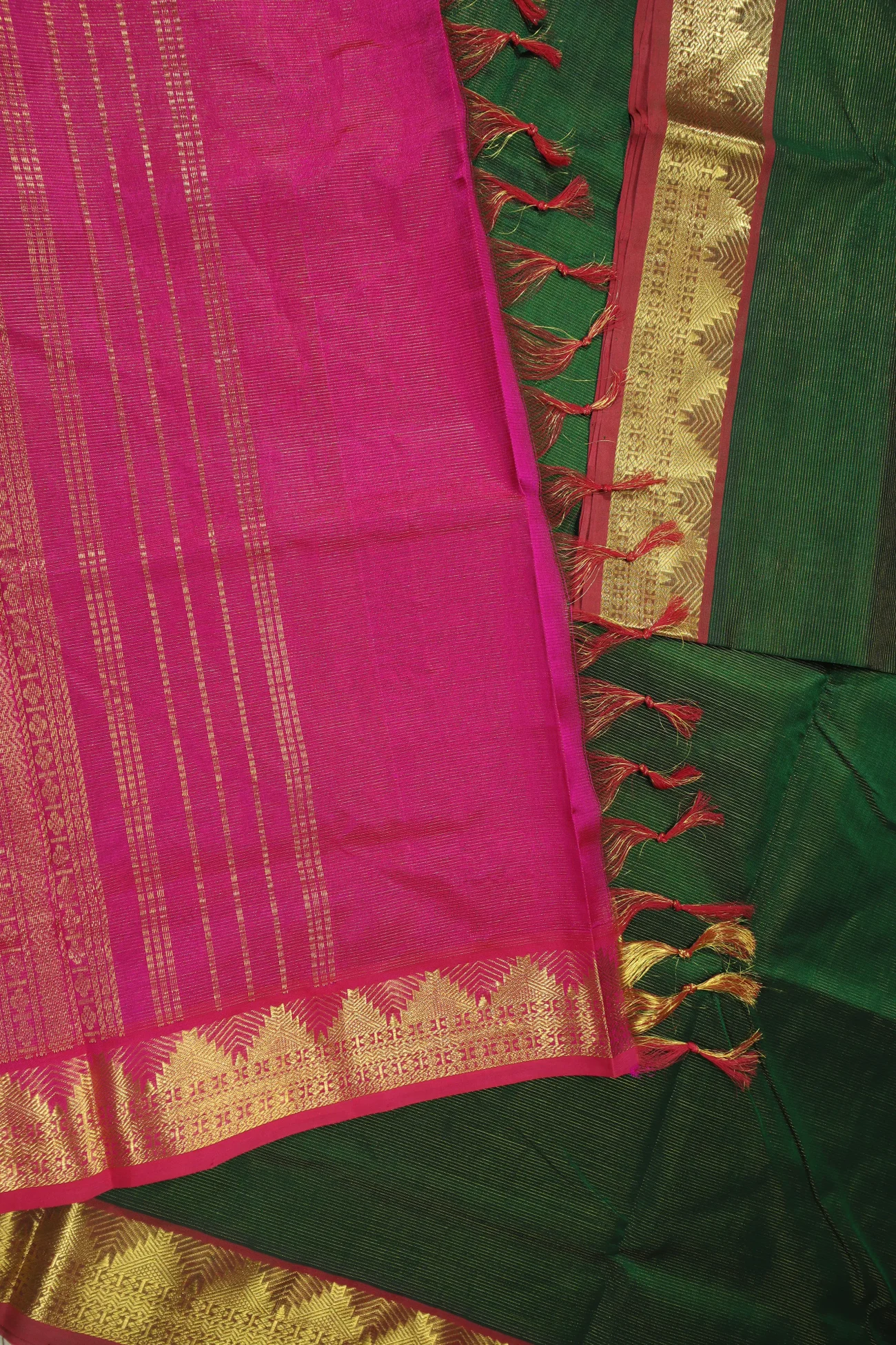 dark-green-vaira-oosi-diamond-needle-thalampoo-reku-silk-cotton-saree-sc002873-b