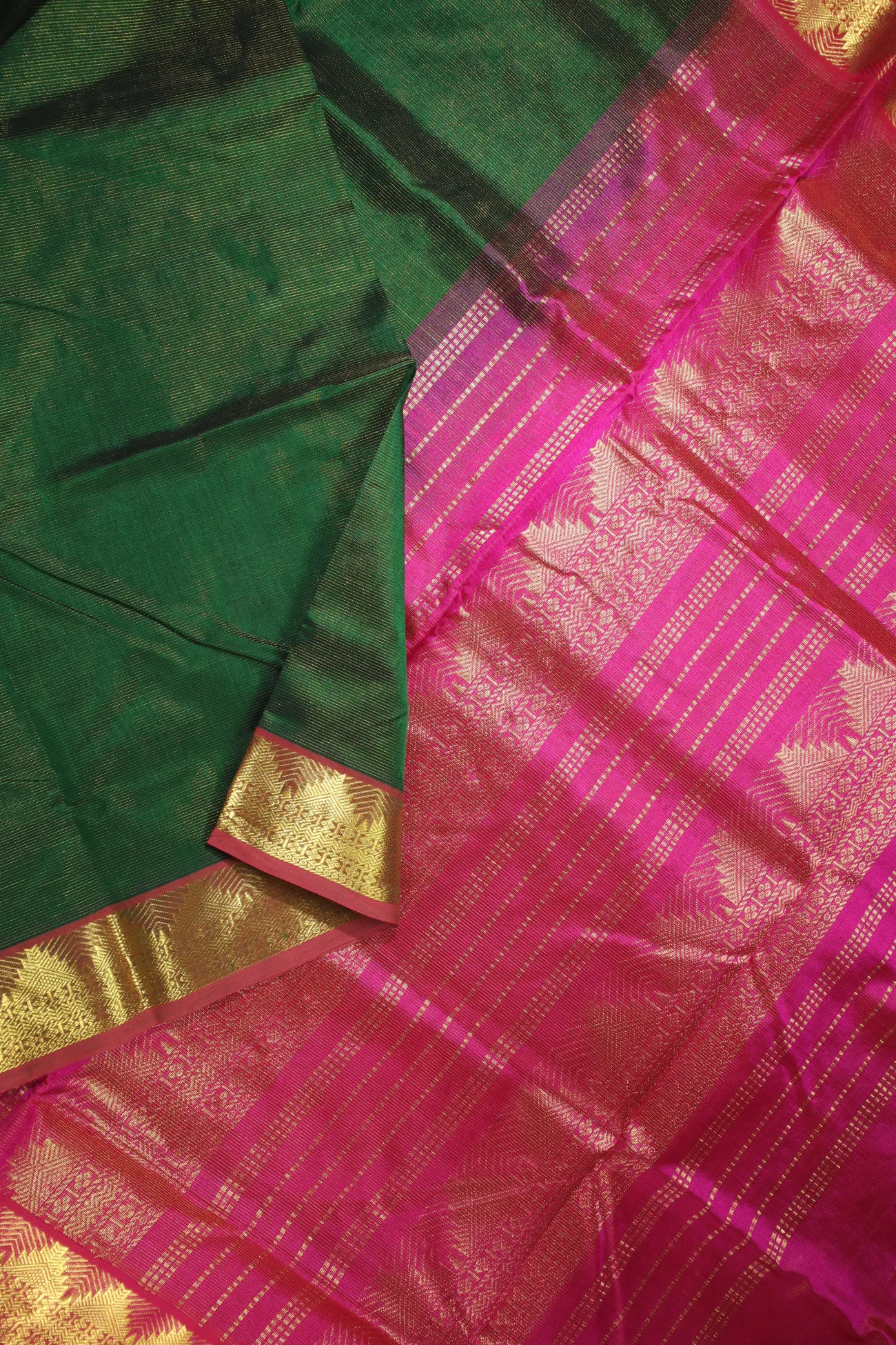 dark-green-vaira-oosi-diamond-needle-thalampoo-reku-silk-cotton-saree-sc002873-d