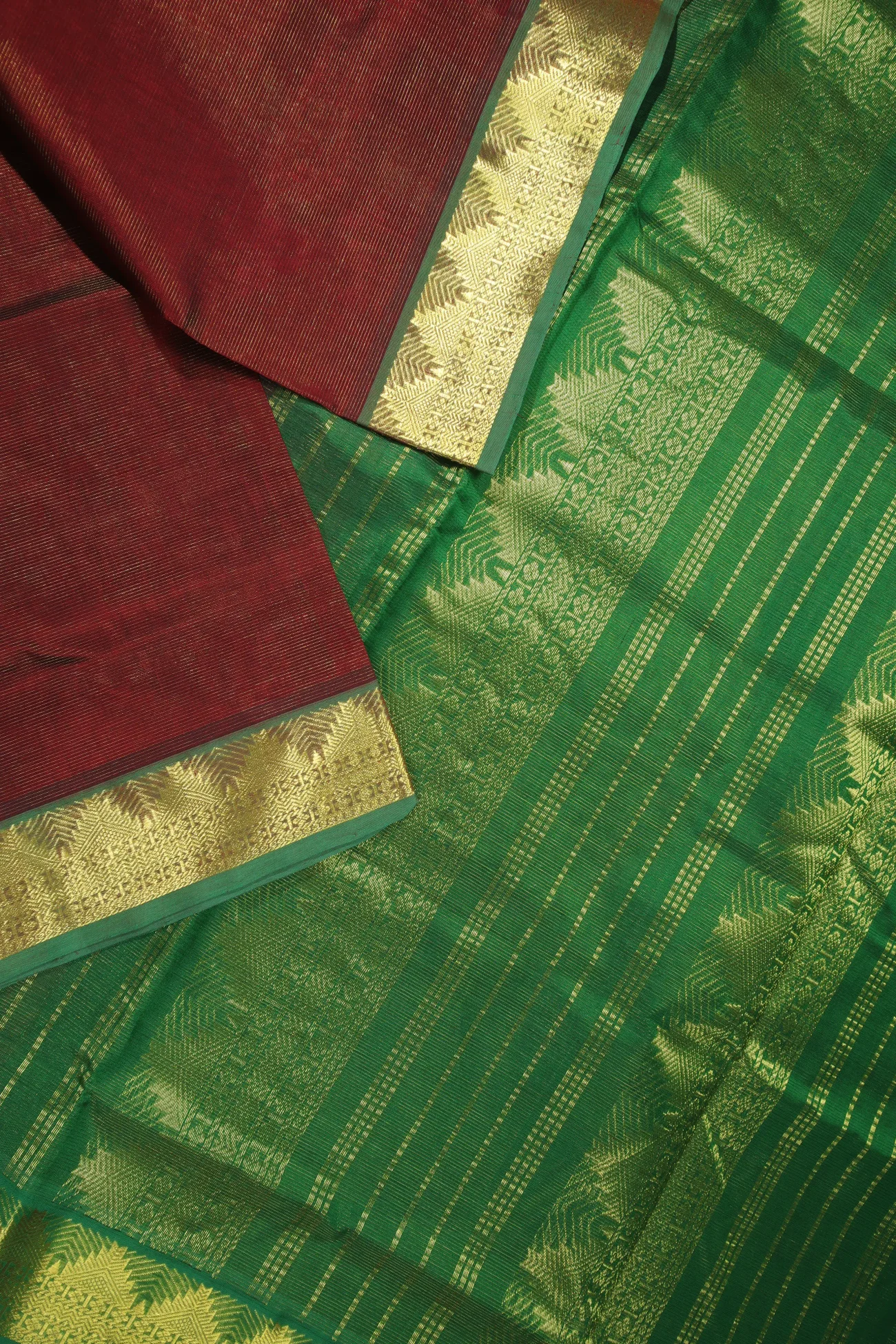 red-vaira-oosi-diamond-needle-silk-cotton-saree-sc002875-c