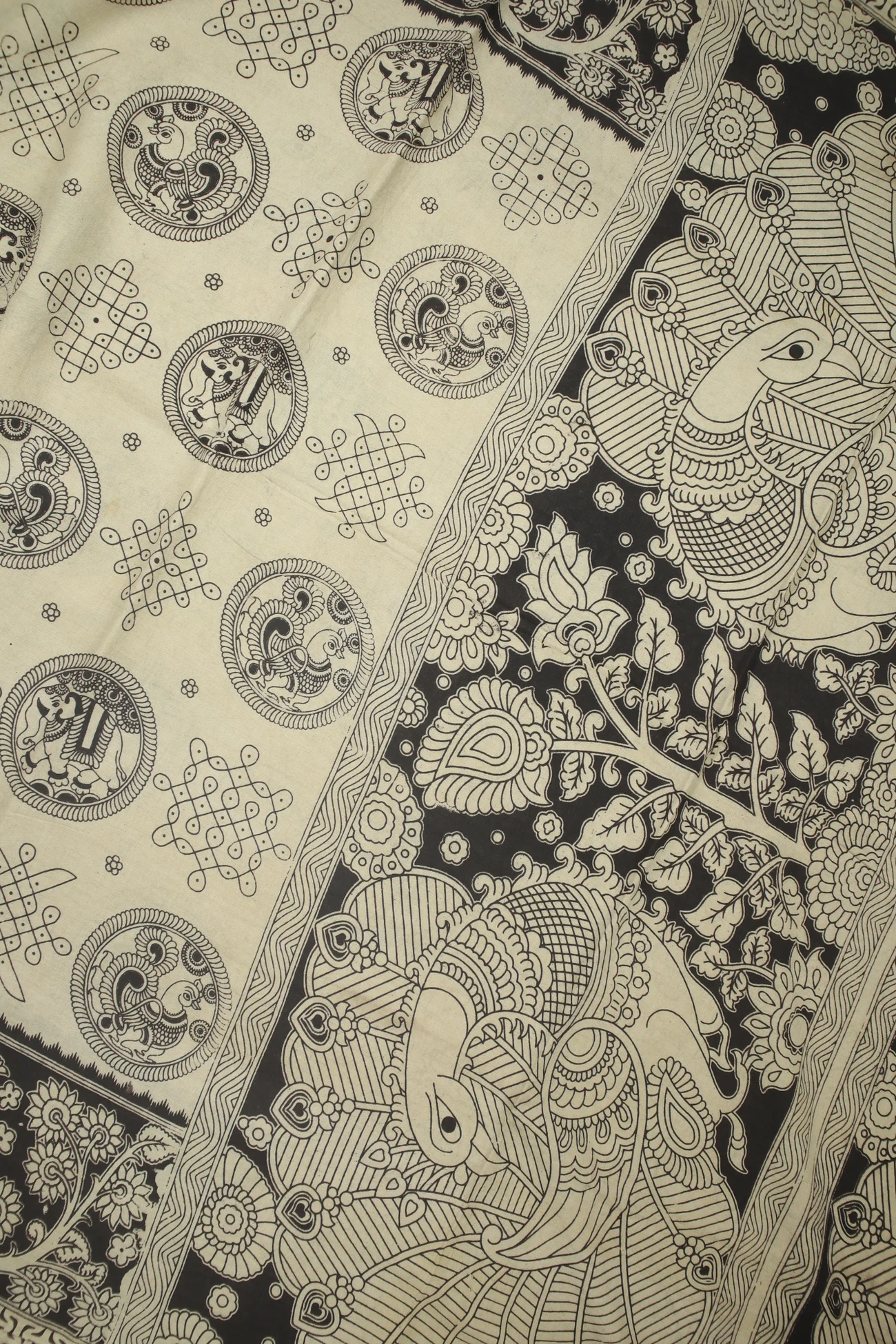 ivory-kolam-elephant-annapakshi-kalamkari-saree-kk001243-b